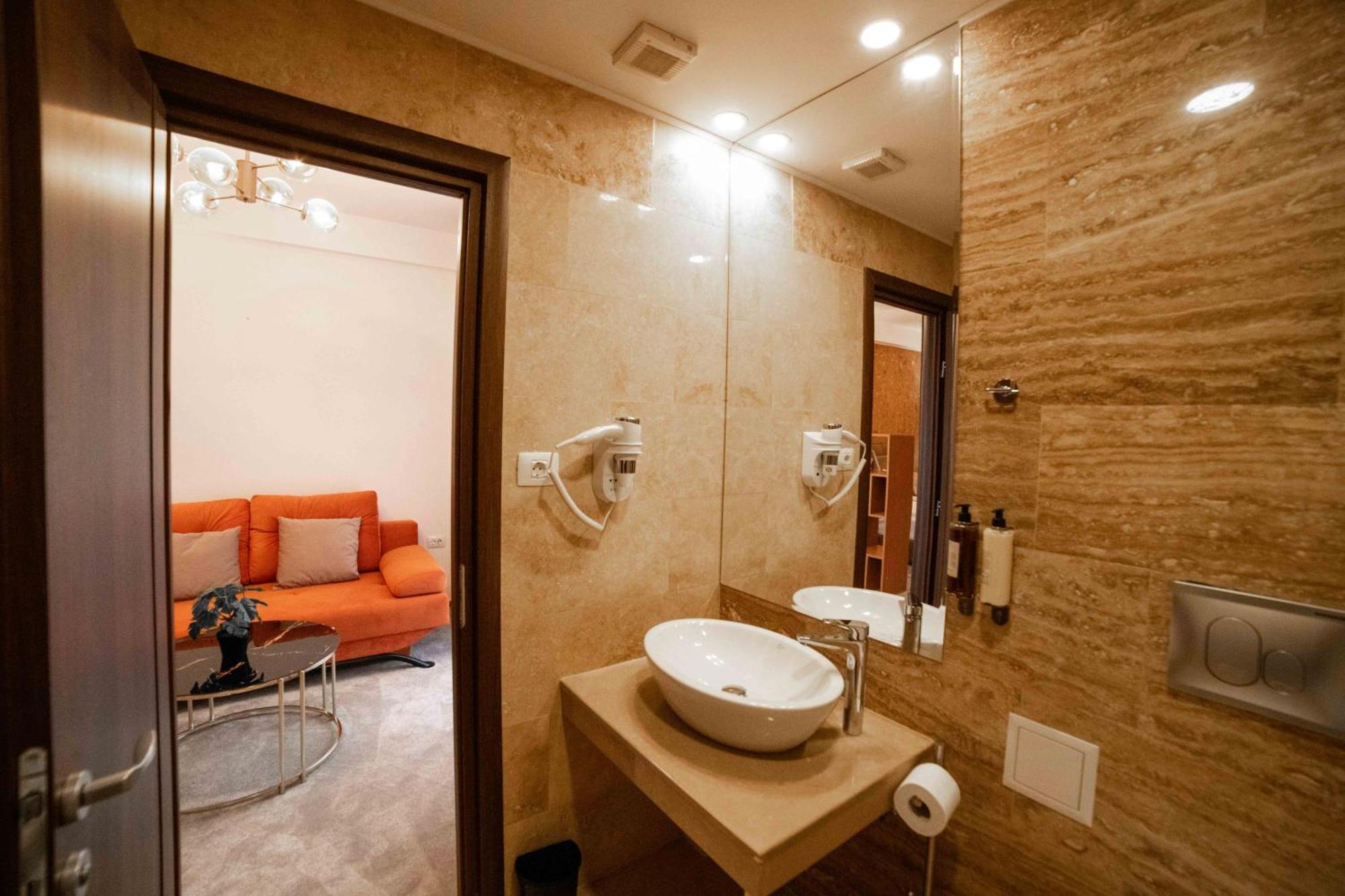 Bucharest Airport Accomodation Aparthotel Otopeni Eksteriør bilde