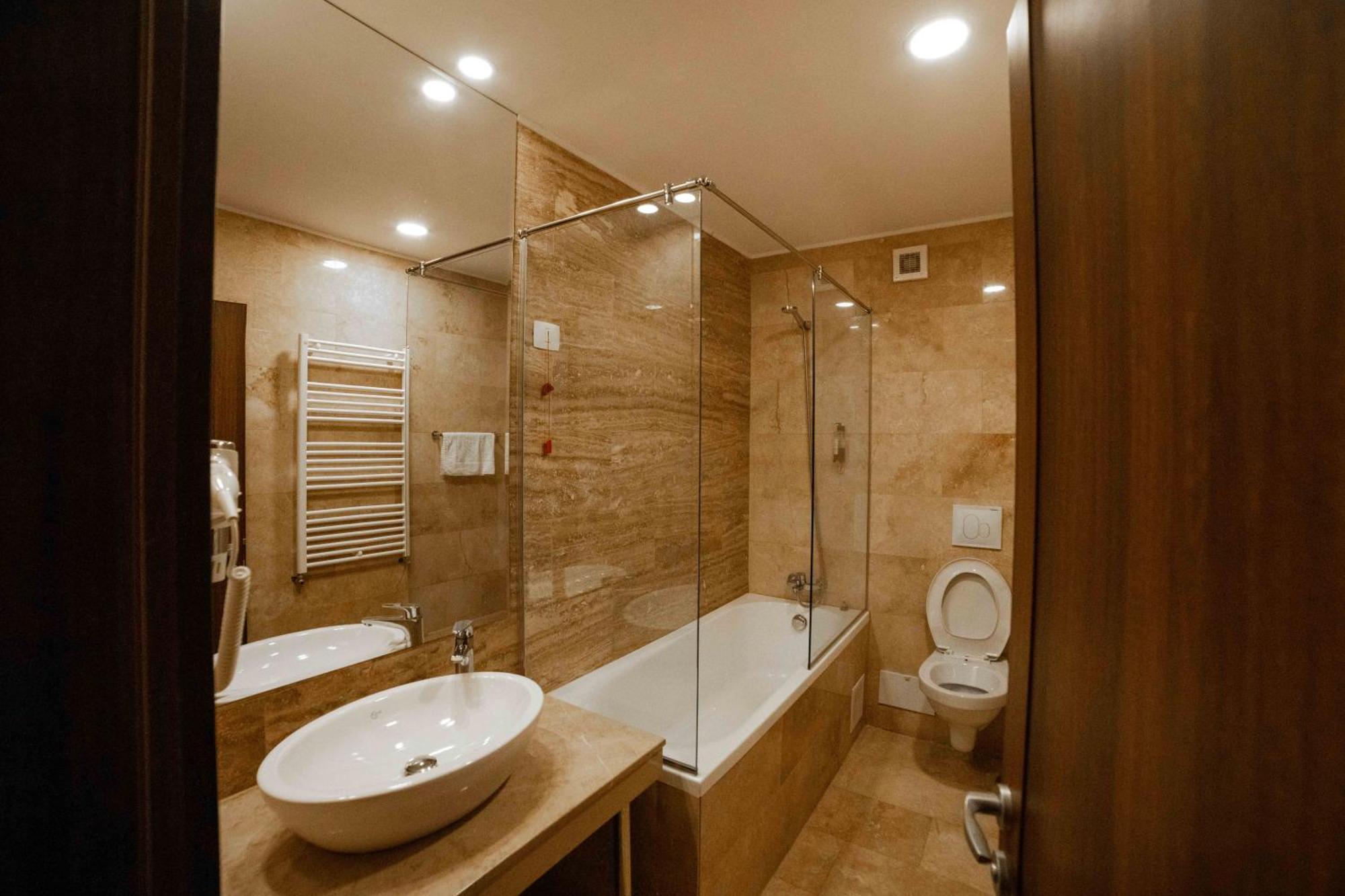 Bucharest Airport Accomodation Aparthotel Otopeni Eksteriør bilde