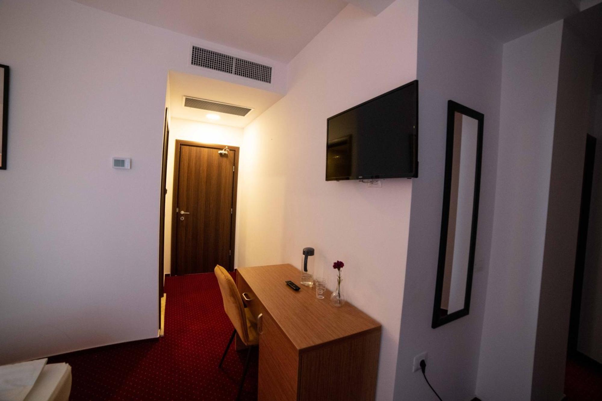 Bucharest Airport Accomodation Aparthotel Otopeni Eksteriør bilde